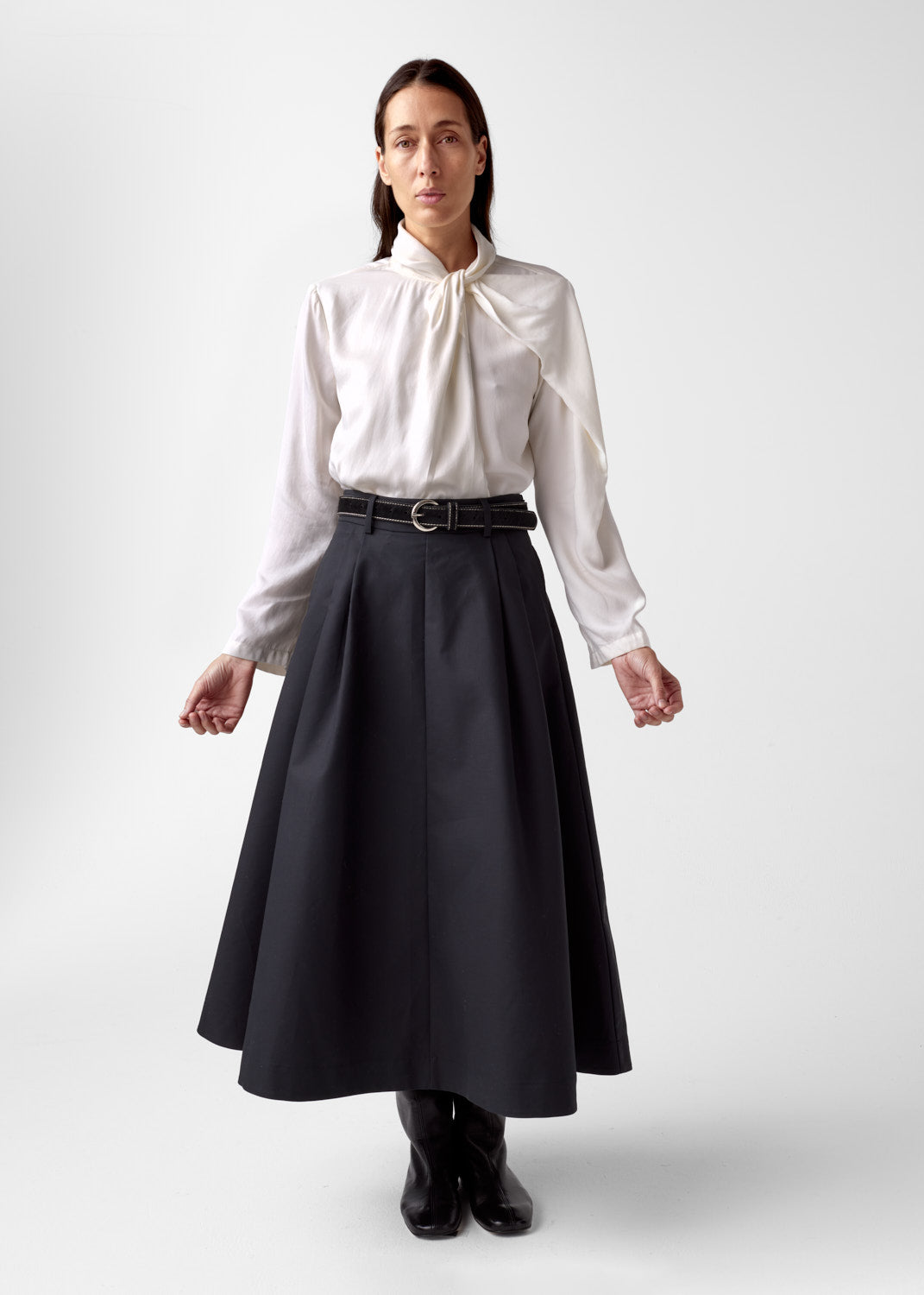 AKS LABEL International Hillevi blouse 03_Tops 9001 White