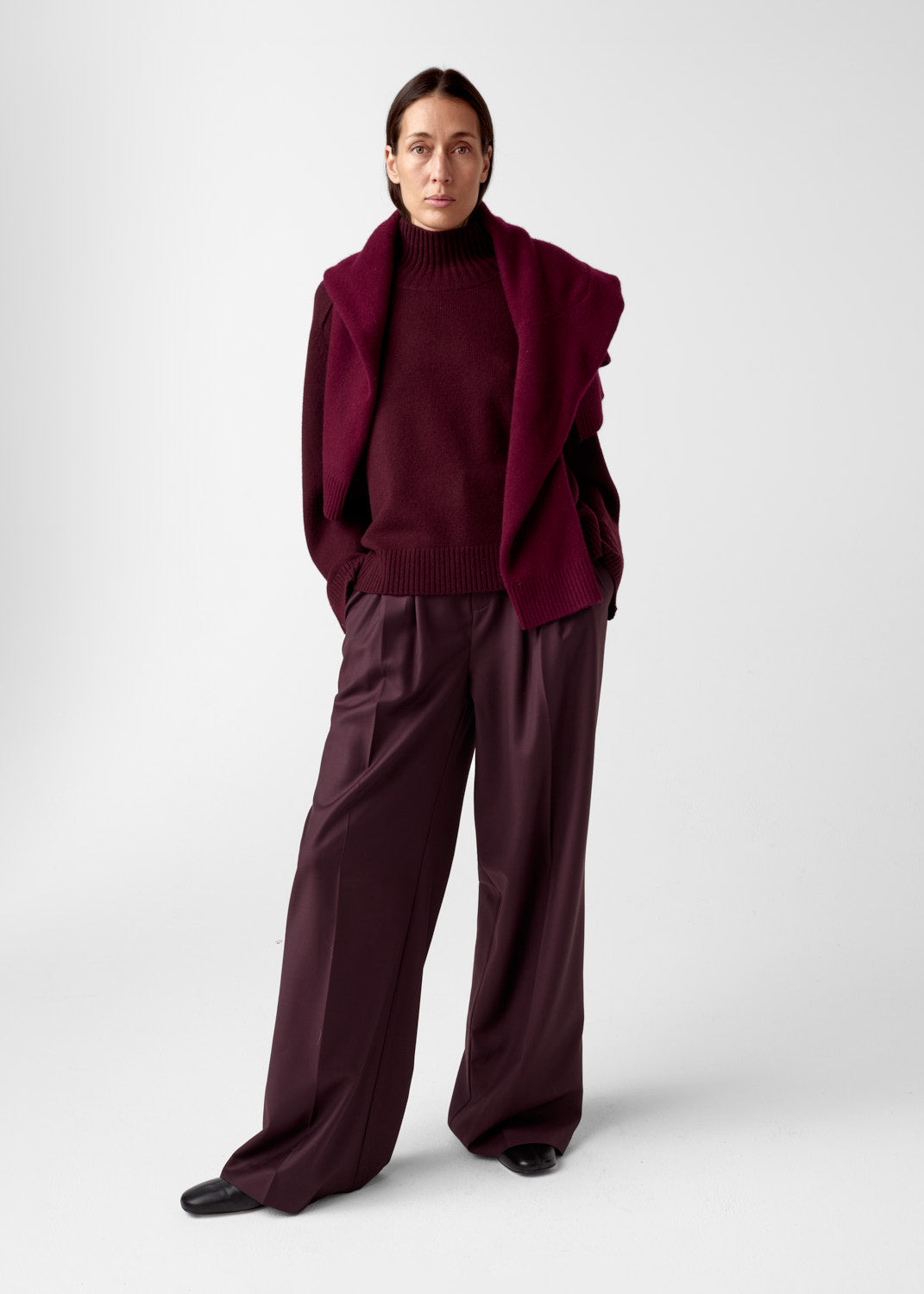 AKS LABEL International Rico cashmere turtleneck 02_Knitwear 3056 Burgundy