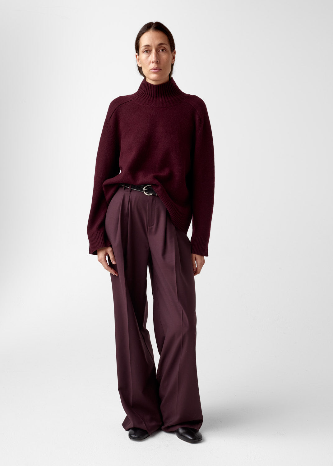 AKS LABEL International Rico cashmere turtleneck 02_Knitwear 3056 Burgundy