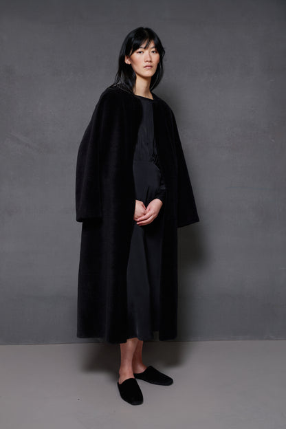 AKS LABEL International Sitra lamb fur coat 01_Coats 9090 Black