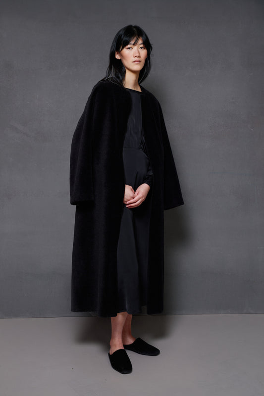 AKS LABEL International Sitra lamb fur coat 01_Coats 9090 Black