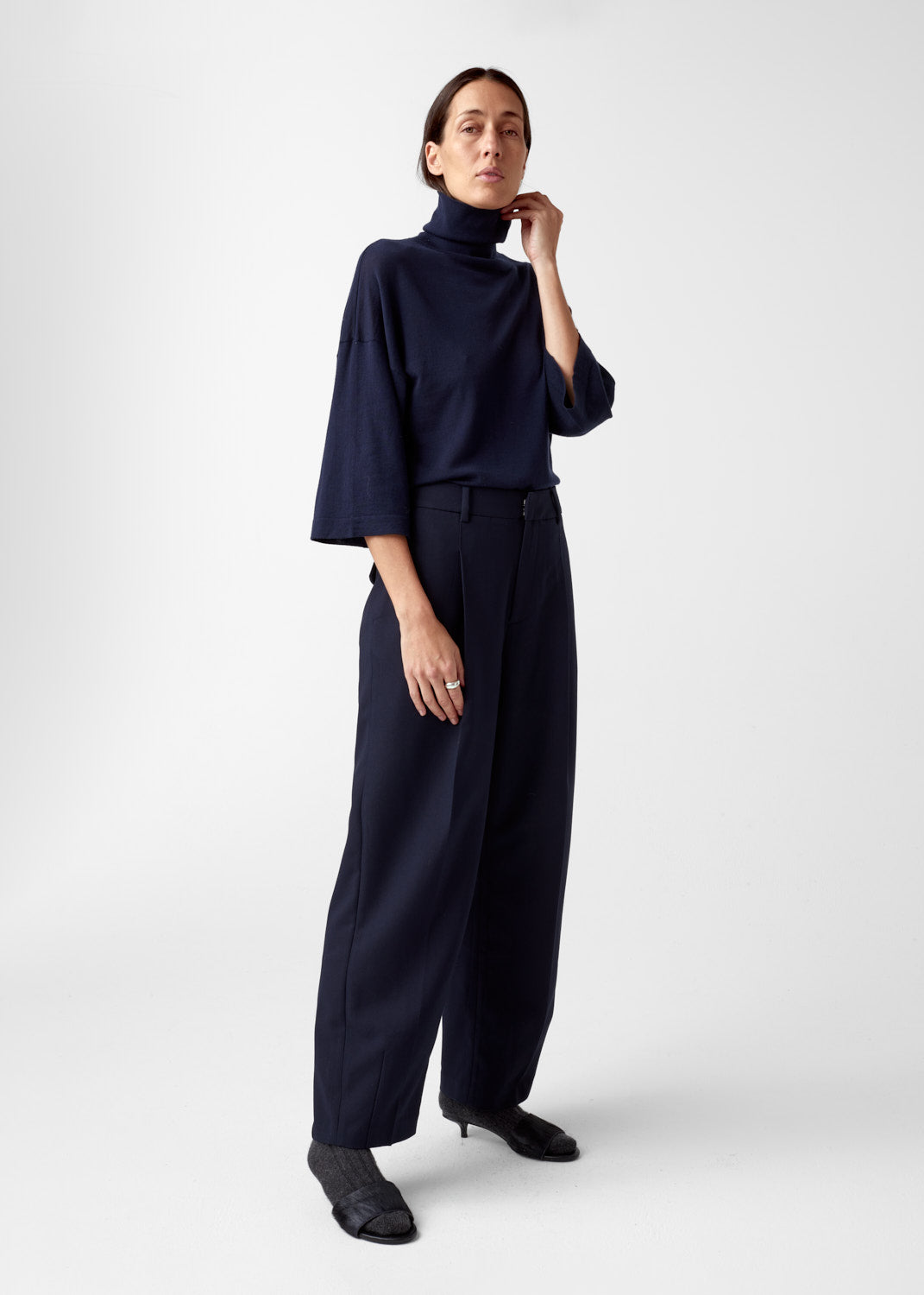 AKS LABEL International Tia Merino Knit 02_Knitwear 5070 Navy