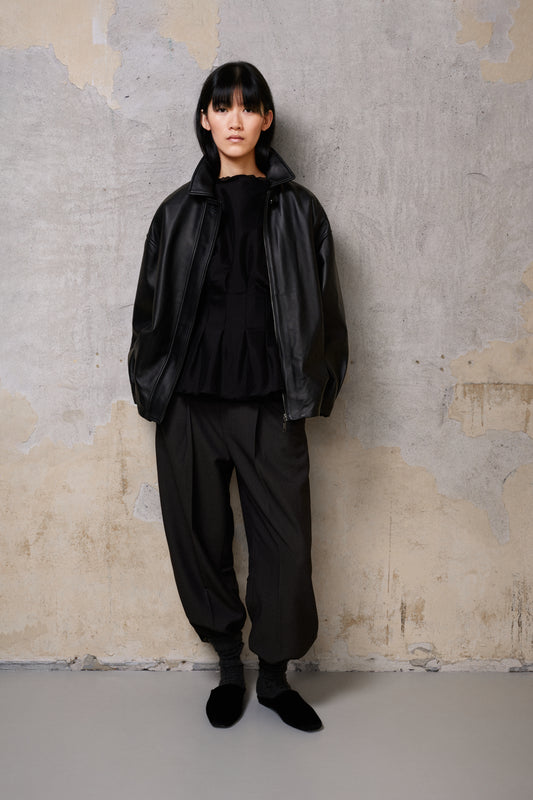 AKS LABEL International Vero trouser 07_Trousers 9060 Dk. Grey